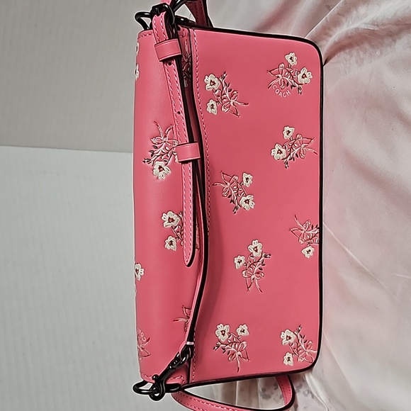 COACH 1941 DINKY Bag in Pink, with Floral Bow Print. Limited edition Collection - Picture 2 of 13